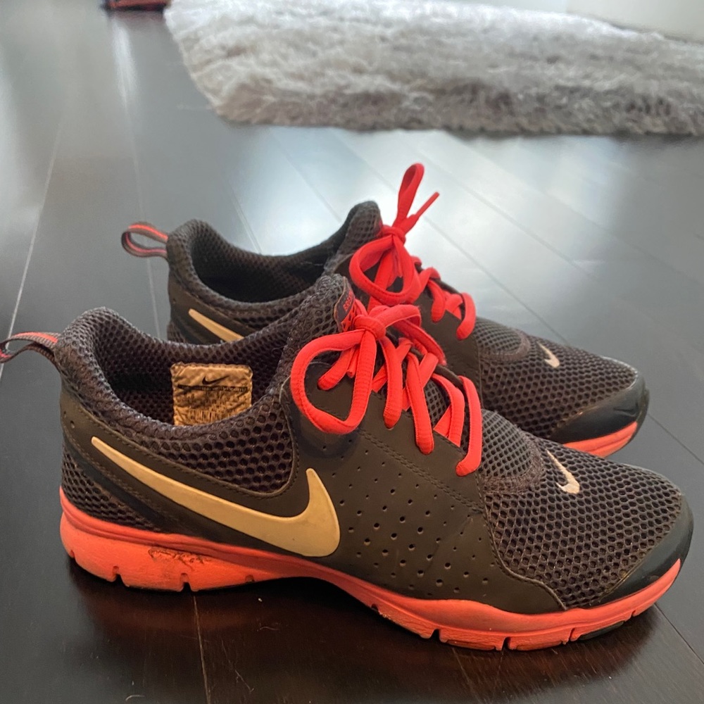 Women’s Nike athletic sneakers